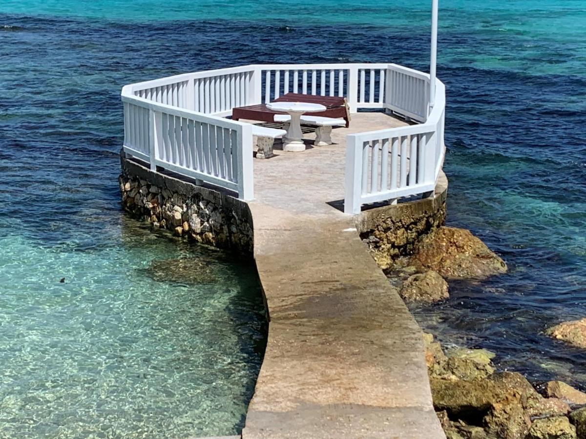 Villa Triplets On The Bay à Montego Bay Extérieur photo